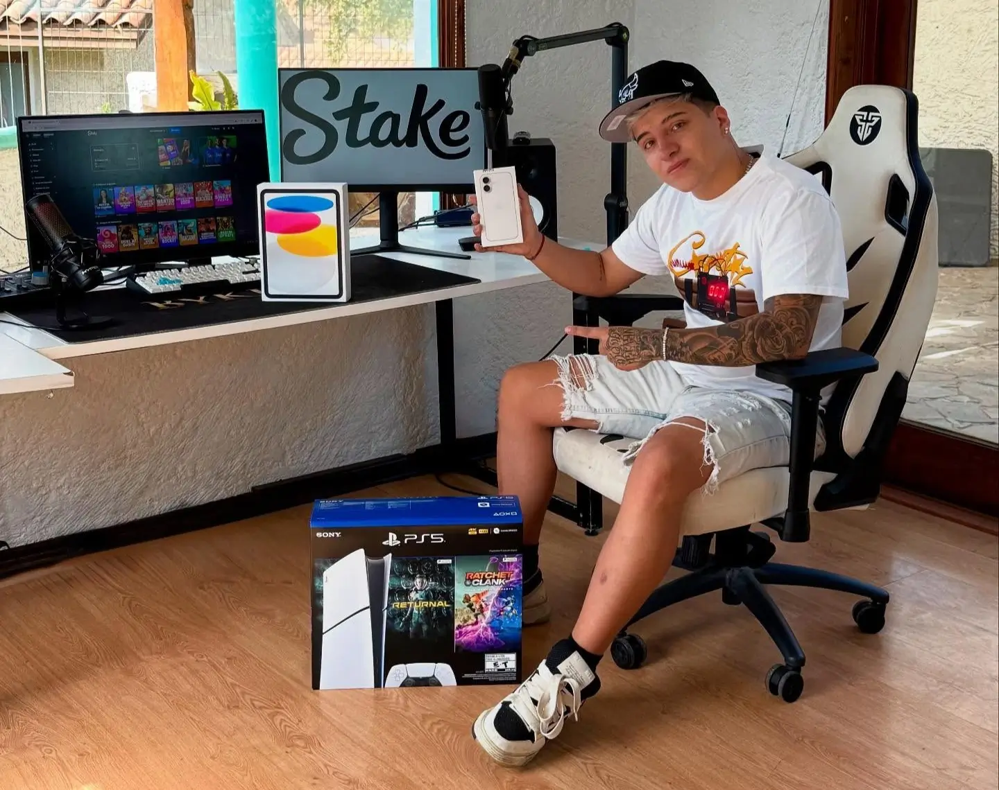 ByKingcl interactuando con su comunidad